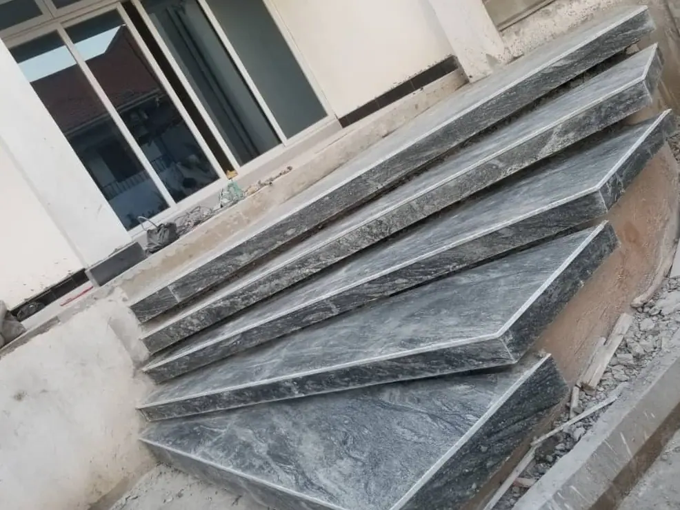 Exterior entrance steps